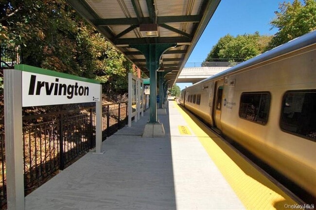 Building Photo - 140 N Broadway