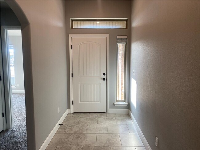 Building Photo - 3550 Macintosh Way