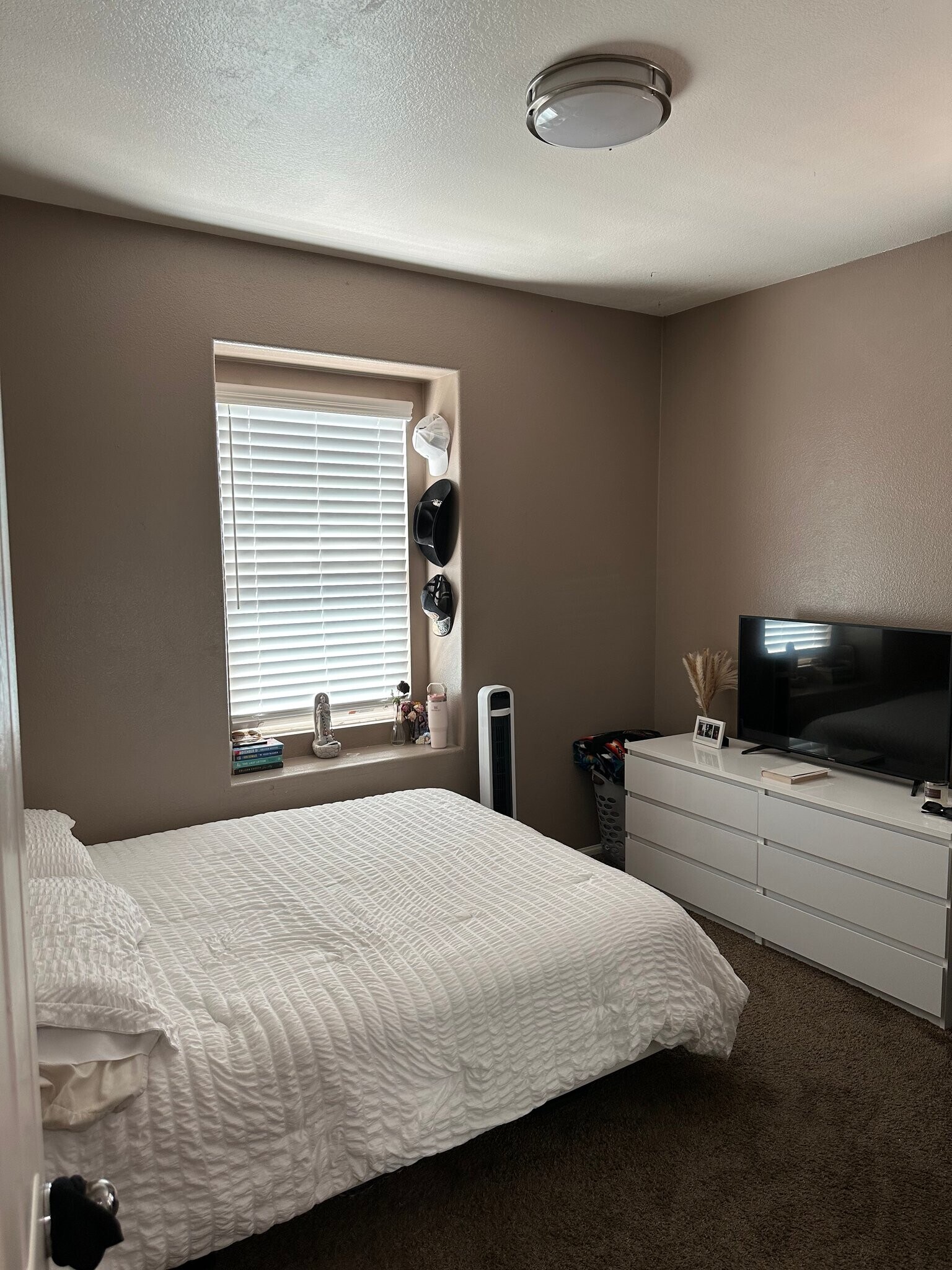 Building Photo - 217 Overleaf Way