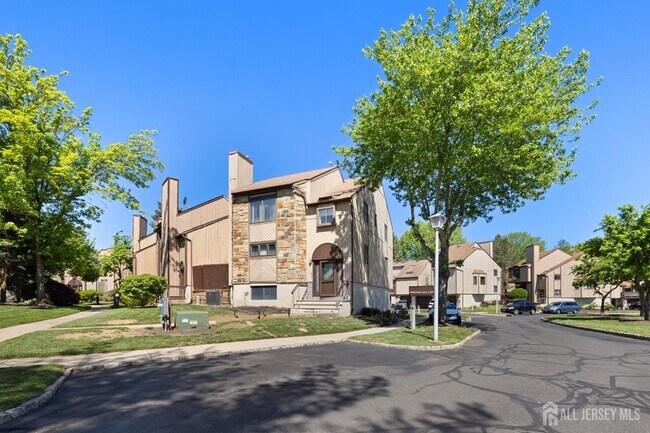 Building Photo - 190 Goldmine Ln