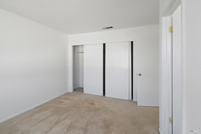 Building Photo - 712 Daniels Ave