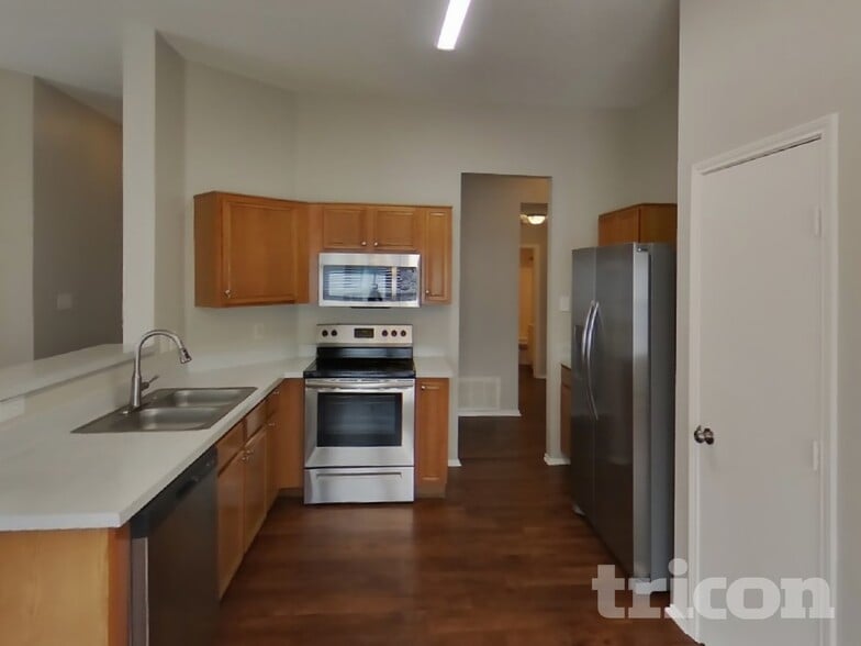 Building Photo - 1009 Ridge Top Dr