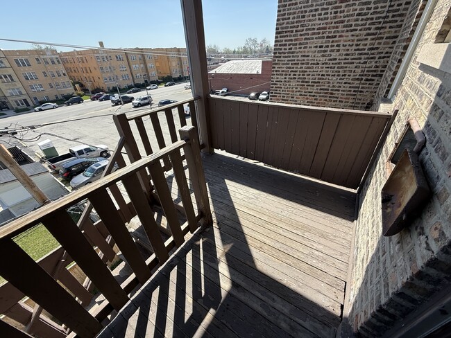 Building Photo - 2105 Grove Ave