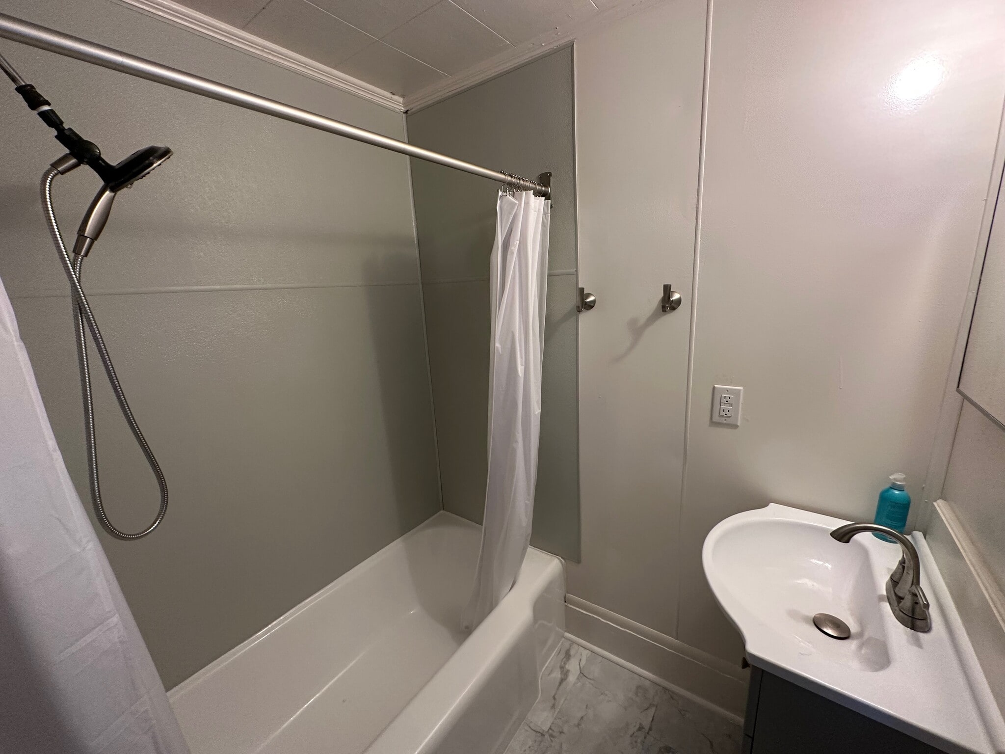 Bath - 1212 Brookstown Ave
