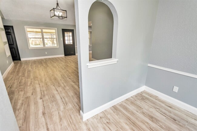 Building Photo - 16223 Brinkwood Dr