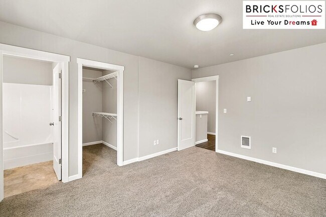 Building Photo - Exquisite Rental Home in Olympia, Close to JBLM & Hospitals!