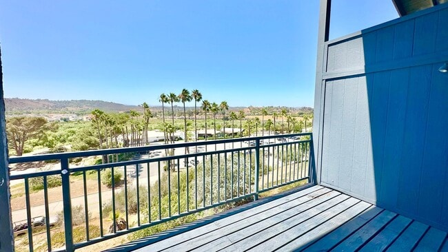 Building Photo - Sweet Two-Story Home with Amazing Views in...