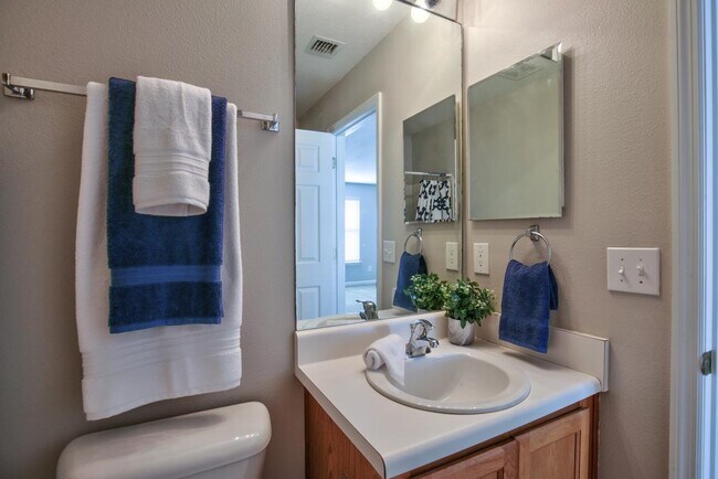 Building Photo - 4150 Four Oaks Blvd