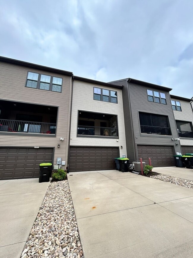 Building Photo - 14361 Revelry Blvd