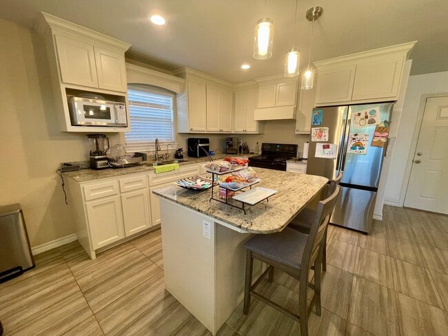 Building Photo - 1918 Aransas Pass Dr