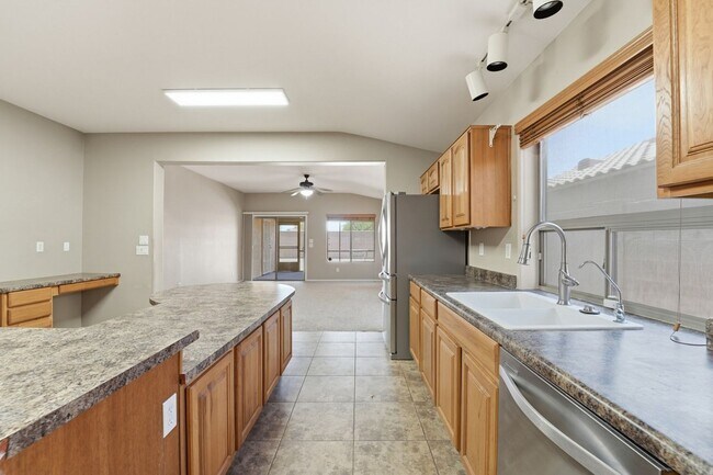 Building Photo - Maricopa Gem! 2,130 SF, Large Kitchen, AZ Room + Golf Course Living