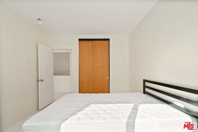 Building Photo - 1528 Berkeley St