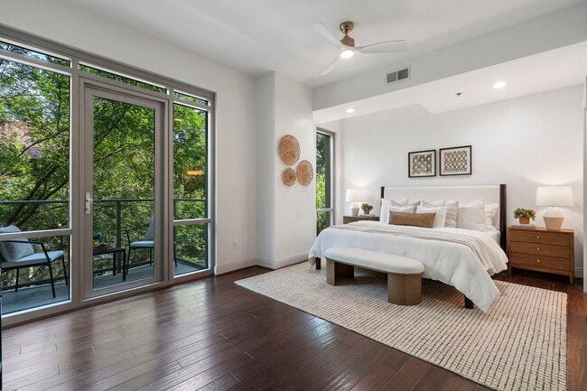 Building Photo - 905 Juniper St NE