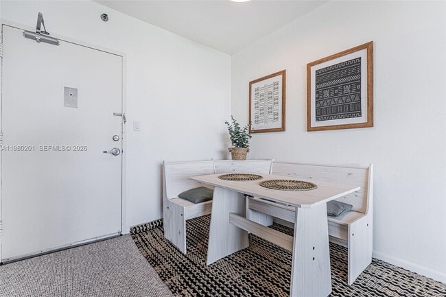 Building Photo - 1000 West Ave