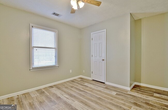 Building Photo - 15 Chestlehurst Way