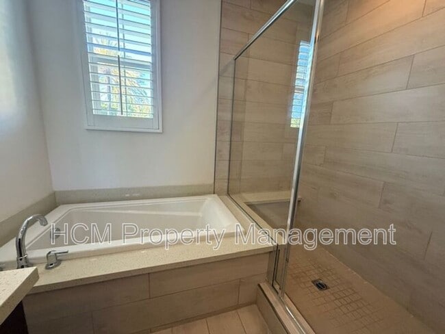 Building Photo - 804 El Paseo