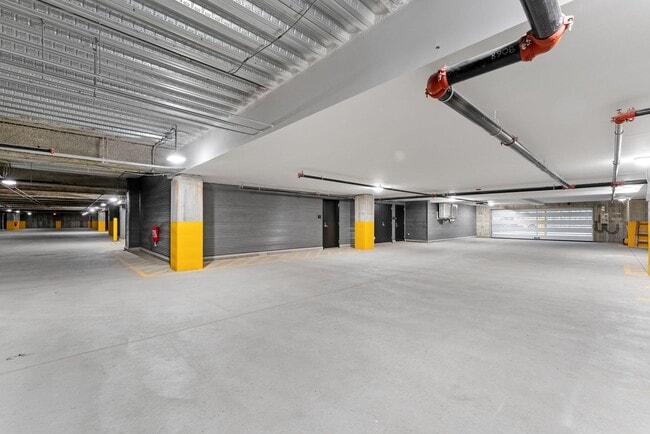 Building Photo - ONE25: Pet-Friendly 1-Bed with Balcony, Do...