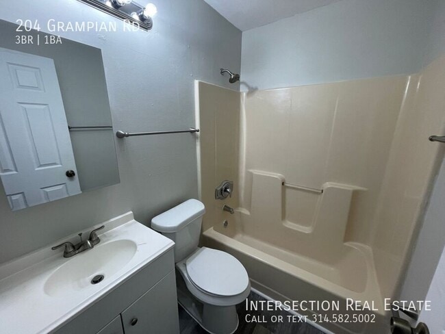 Building Photo - 204 Grampian Rd