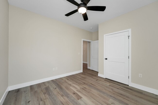 Building Photo - Hickory Village 55 Plus, LLC - 3700 E Cherry St Springfield, MO 65809