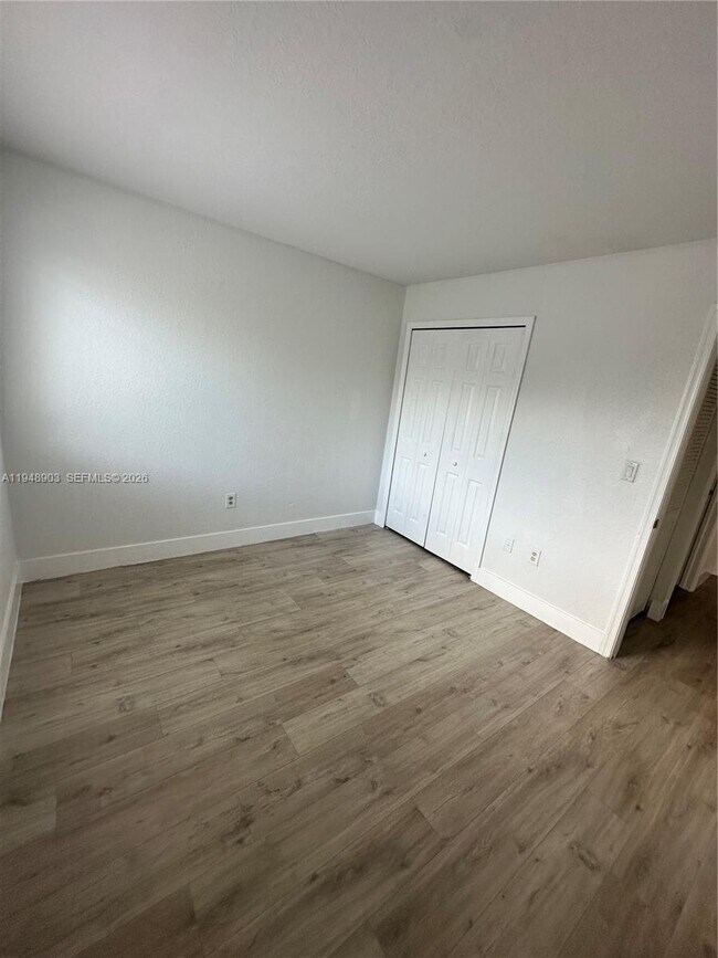 Building Photo - 1481 SE 24th Ct