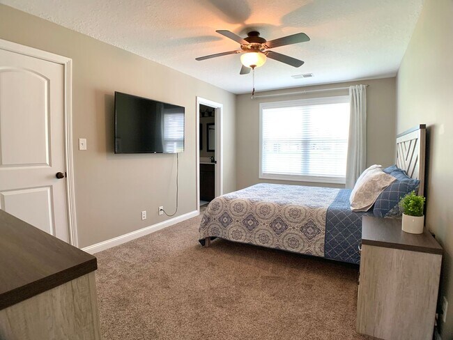 Building Photo - 364 Sam Houston Cir