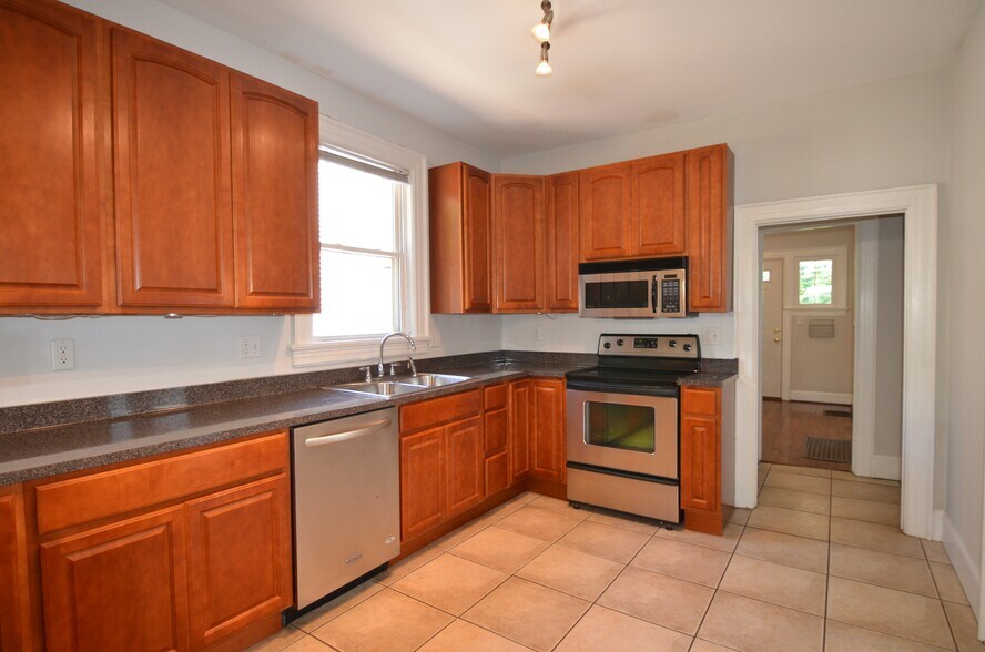 Building Photo - 4109 Millsbrae Ave