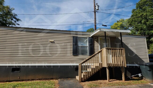 Building Photo - 101 Inez St