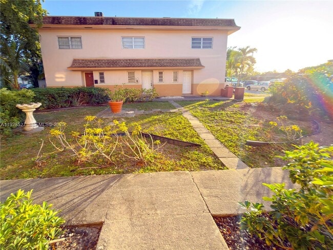 Building Photo - 2448 SW 42nd Ave