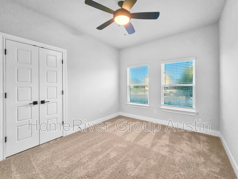 Building Photo - 117 Skyflower Ln