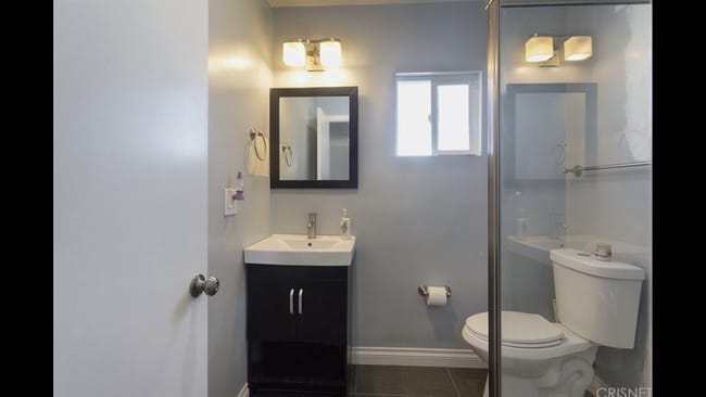 Building Photo - 7344 Topeka Dr