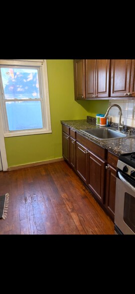 Building Photo - 180 Wessels Ave