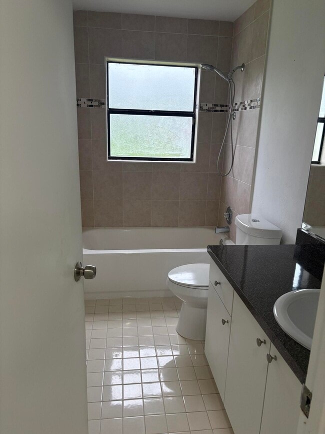 Building Photo - 6269 Woodbury Rd