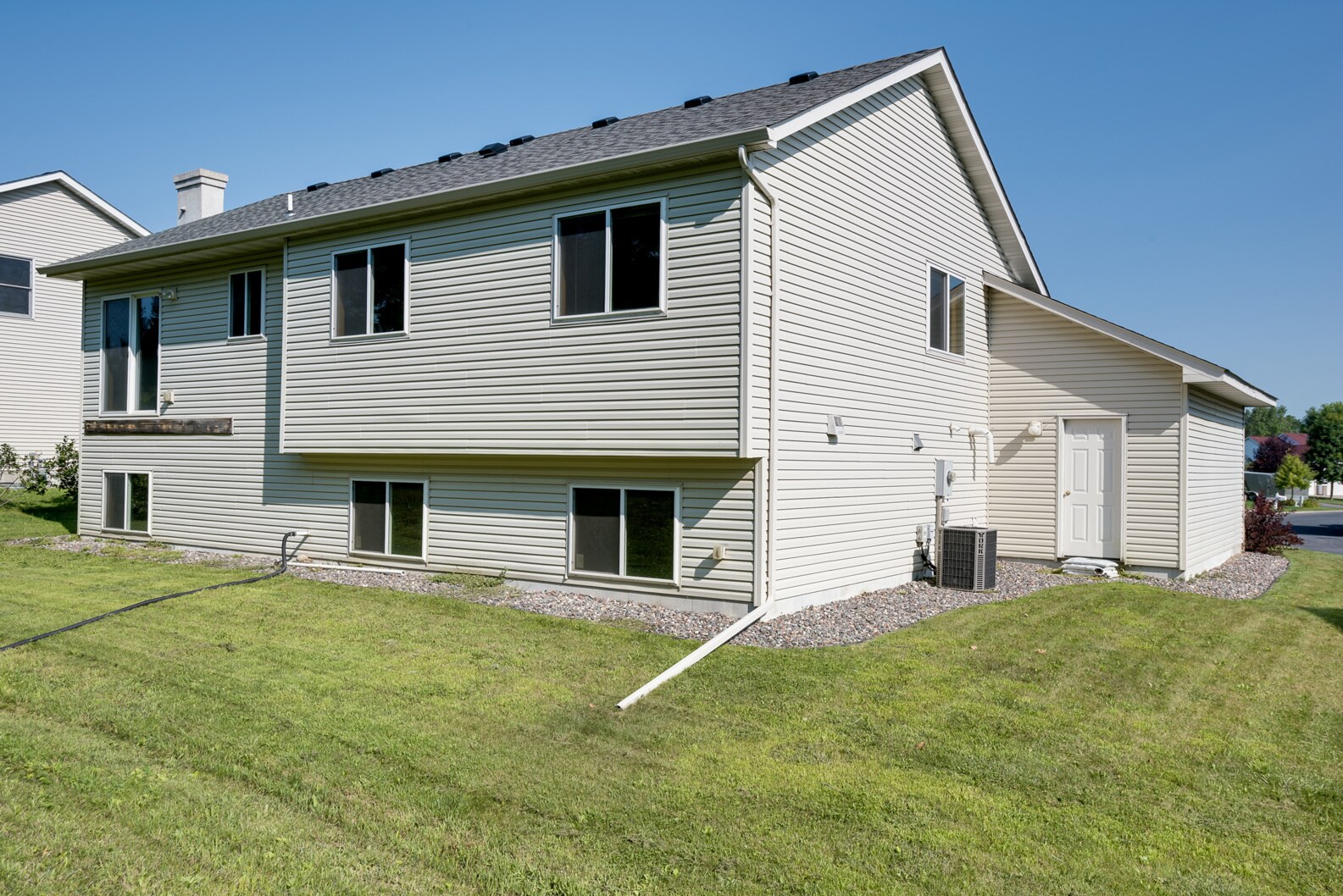 rear exterior - 809 Quail Pkwy