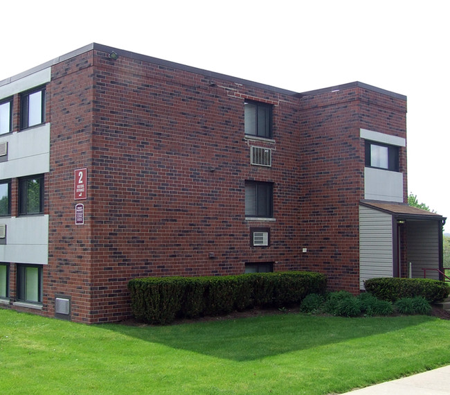 Building Photo - Maple Ridge Apartments