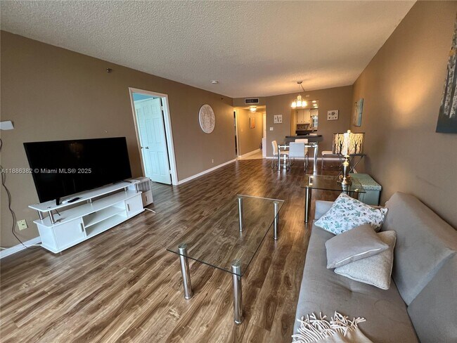 Building Photo - 3150 W Rolling Hills Cir