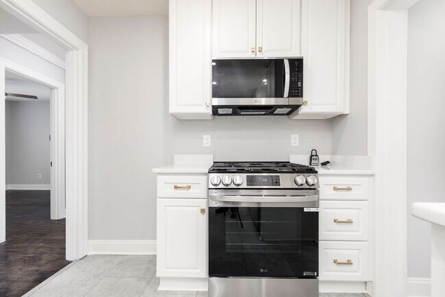 Building Photo - 2664 Kings Hwy