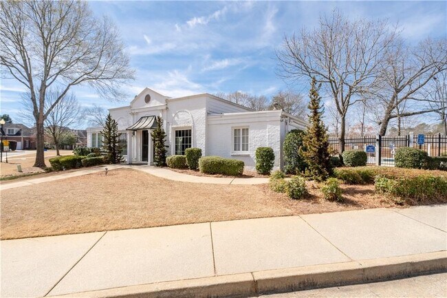 Building Photo - 3308 Fieldwood Dr SE