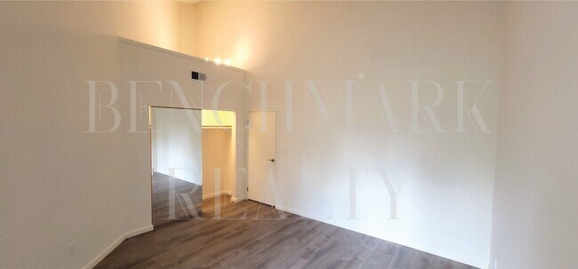Building Photo - 2845 Idlewild Dr