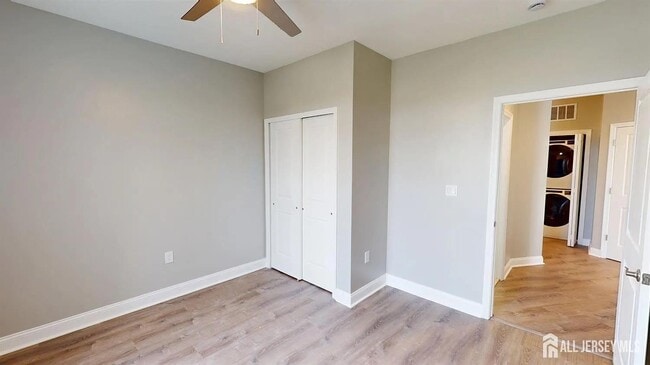 Building Photo - 6403 Fernandez Ct