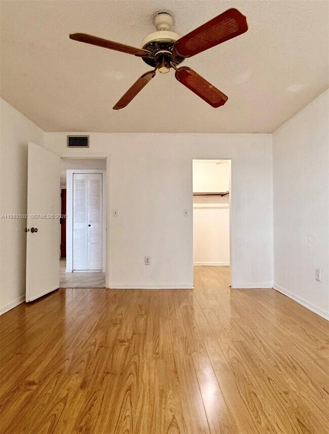 Building Photo - 13390 NE 7th Ave