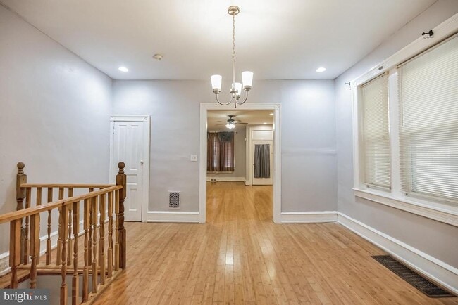 Building Photo - 530 N 58th St