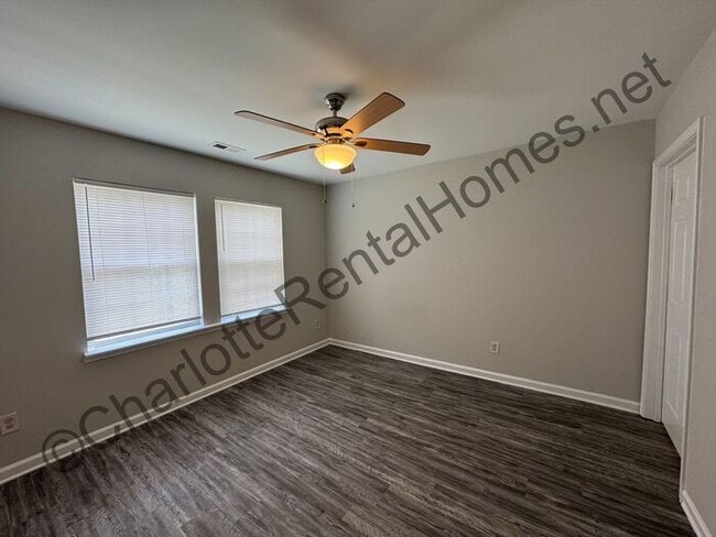 Building Photo - Spacious 4 bedroom home in Concord that's ...