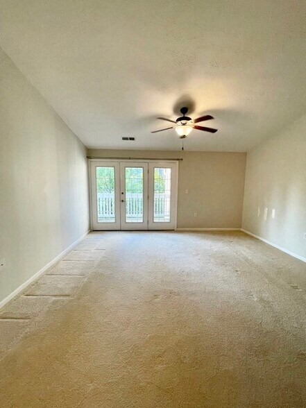 Family room - 6401 Cameron Ln