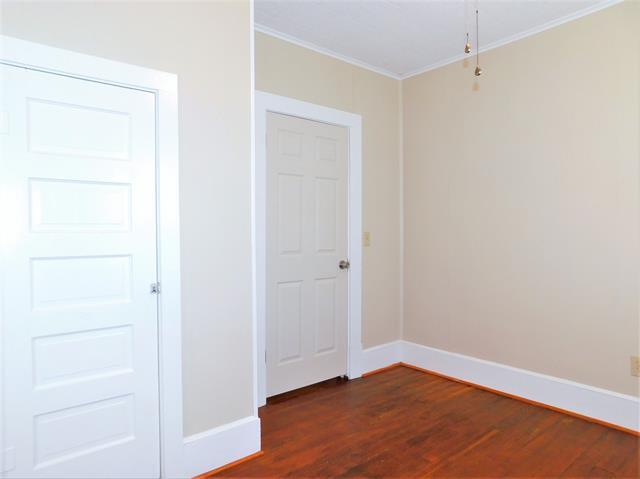 Building Photo - 808 N Elm St