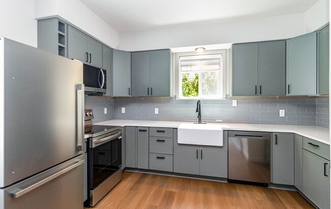Building Photo - 607 3rd St