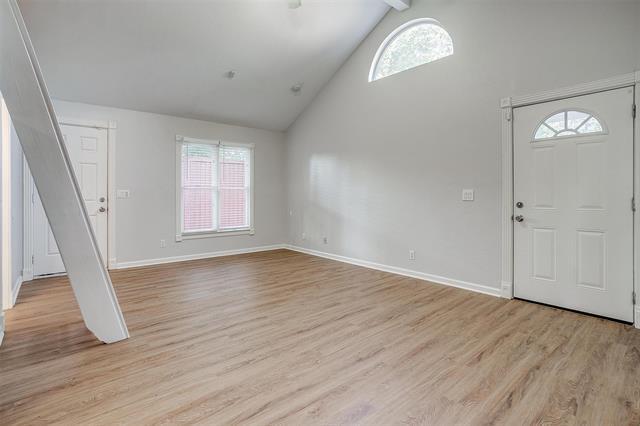 Building Photo - 4231 S Cresthaven Rd