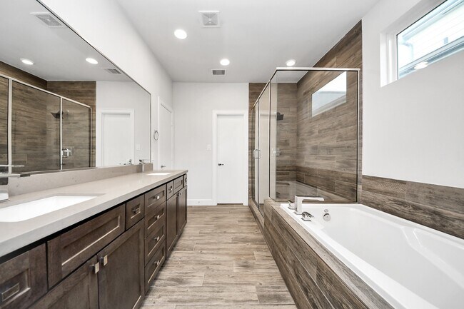 Building Photo - 325 Eado Park Cir