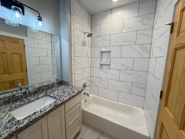 Building Photo - 33 Breckenridge Cv