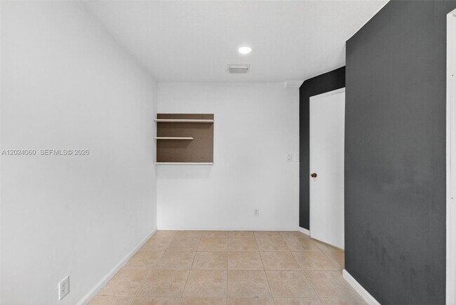 Building Photo - 5843 Woodlands Blvd