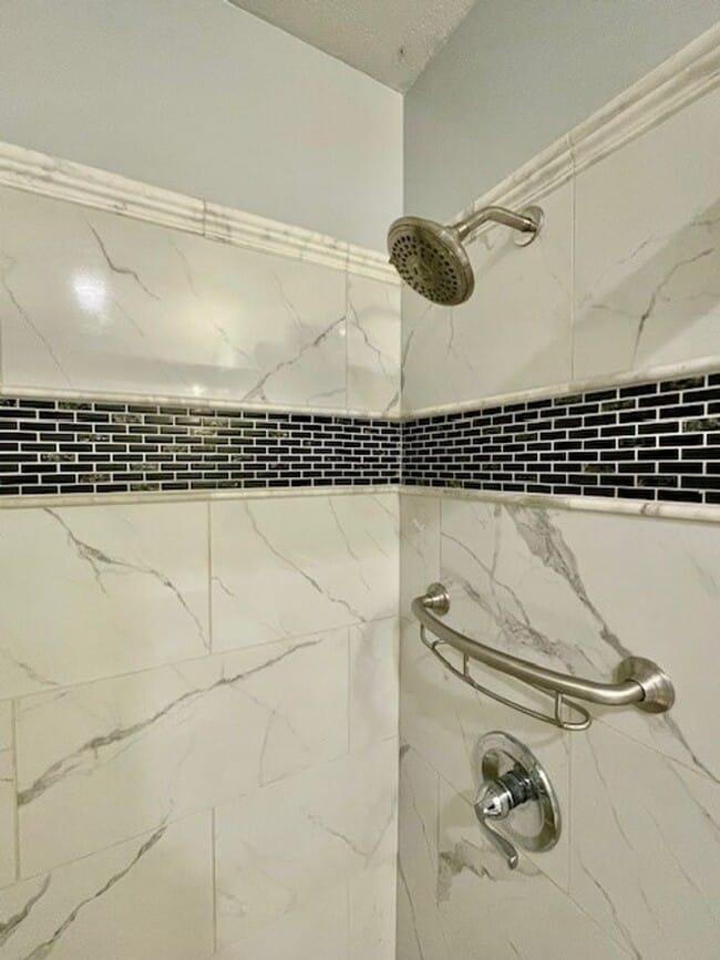 Building Photo - Nicely Updated 1 Bedroom 1 Bathroom, Coco ...